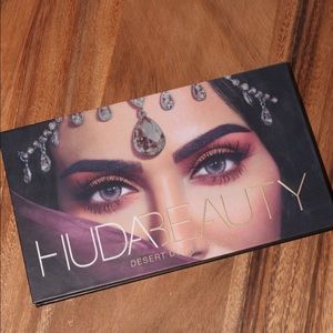 HUDA Desert Dusk Palette